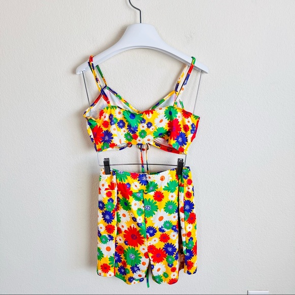 Bright Yellow & Purple 70s Floral Pattern Ruched Tank & Biker Shorts Set - Picture 2 of 6